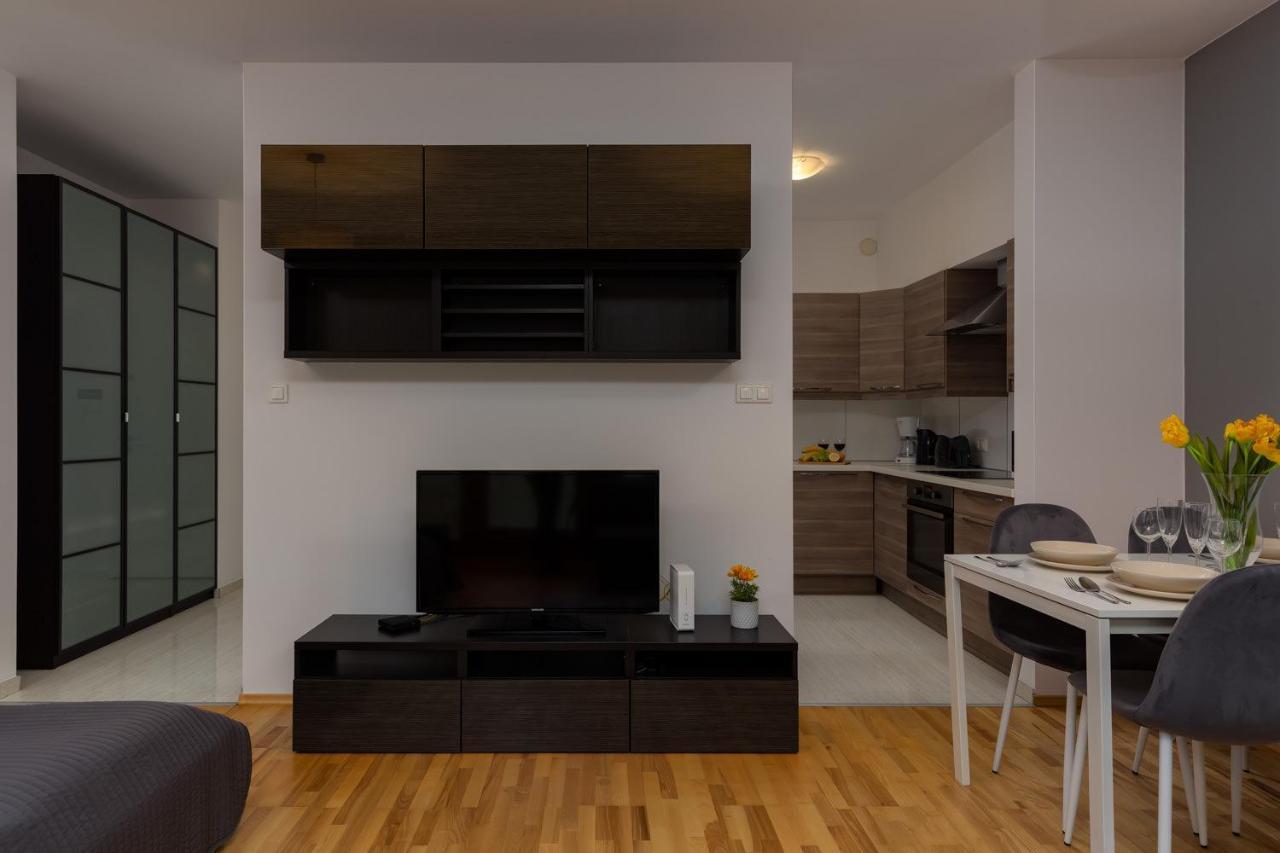 Kolejowa Apartments Warsaw By Noclegi Renters Exterior photo